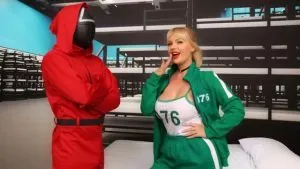 SEXMEX: Juego del Calamar Con Emily Thorne