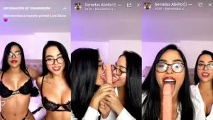 Gemelas Abello jugando con un consolador en un live