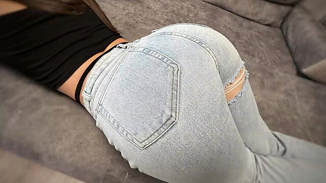 I Broke The Pants Of A Beautiful Brunette To Fuck Her Juicy Ass