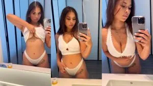 Sophie Rain Showing Her Beautiful Body