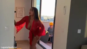 La Paisita se deja follar por su trabajador de polla grande