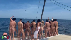 Wild orgy in the middle of the sea on a yacht! COMPLETE MADNESS!